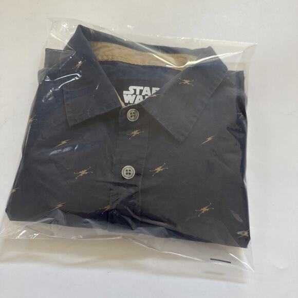 Disney Star Wars Men's Galaxy Hyperspace Light Speed Button Down Shirt Medium - Picture 8 of 8